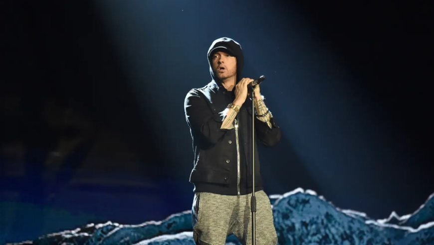 Eminem’s Daughter Hailie Jade Reveals His Music Makes Her Cry: ‘I Audibly Sobbed